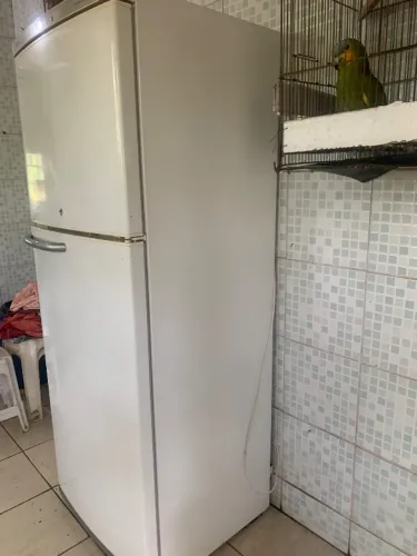 Geladeira usada só não gela precisa de gás