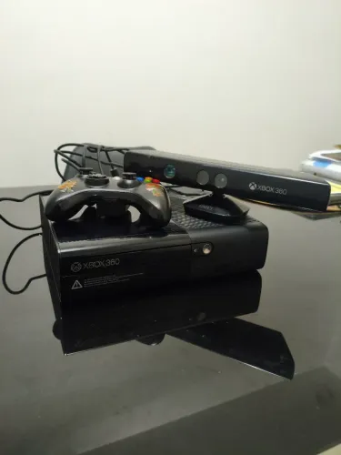 Xbox 360 PERFEITO ESTADO COM KINECT E JOGOS