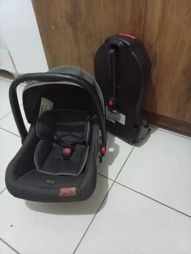 Vendo bebê conforto completo