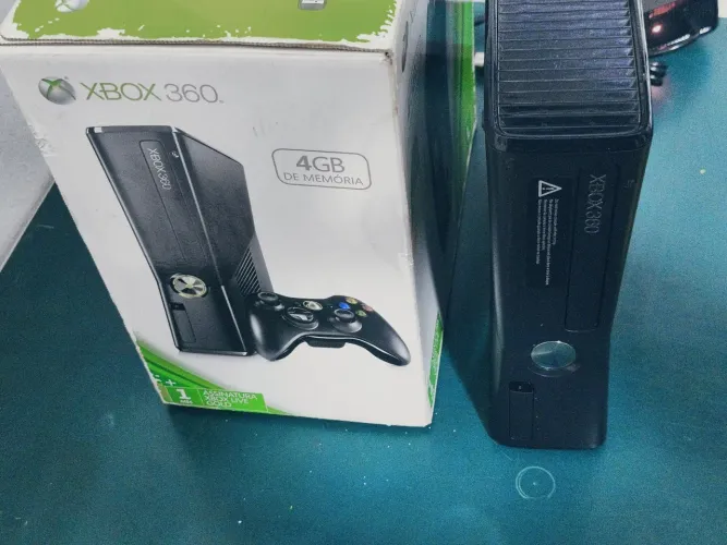 Xbox 360 S Slim 500GB Original Microsoft + Caixa + 83 Jogos + 1 Controle