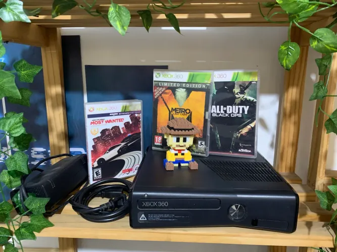 Xbox 360 Slim (DESBLOQUEADO) FAÇO ENVIO