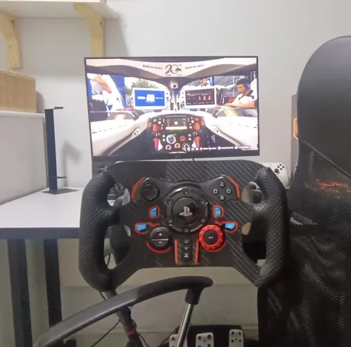 Logitech G29 com pedais, cockpit Veloce V2 e volante Formula Gridburn