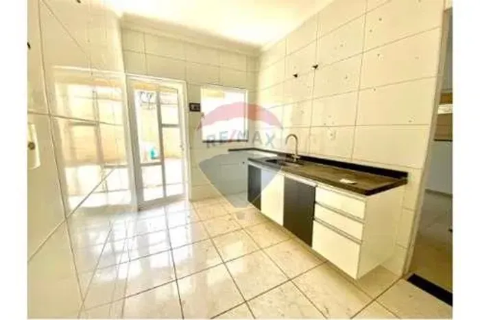 Sobrado para locaço com 2 quartos e 1 suíte no So Miguel