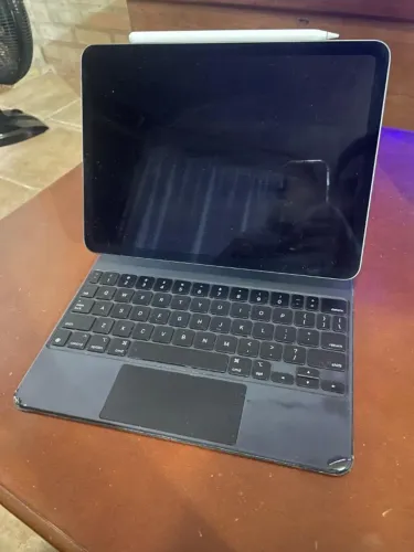 iPad Air 5ª Geração M1 64GB + Apple Pencil 2 + Magic Keyboard