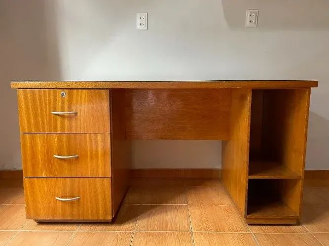 Escrivaninha de Madeira