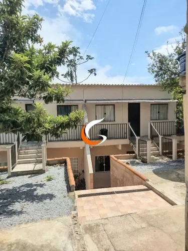 Aluguel de casa com 2 qtos no Loteamento Samambaia!! R$ 1.300,00?