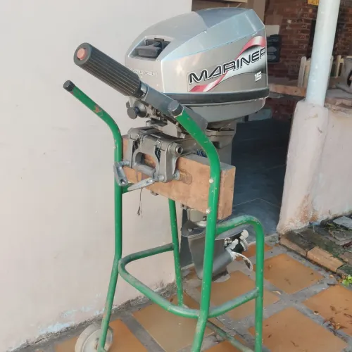 Motor Mariner 15 HP