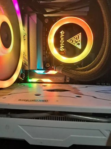 Pc gamer ddr5 3 meses de uso.