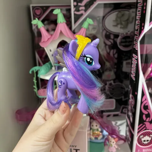 My Little Pony G4 Luna Brushable Canterlot