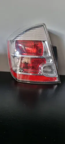 Lanterna Traseira Esquerda Nissan Sentra (2007-2013) - ORIGINAL NISSAN