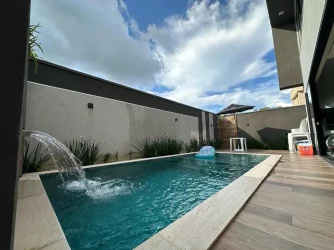 Casa Alto Padrão no Alphaville 4 | 303m² | 4 Quartos | Piscina Privativa | Ponta Negra