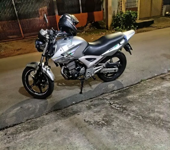 Vendo cbx Twister 2007 no ponto de tranferir nada pra fazer.