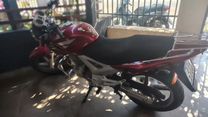 Twister 250cc vermelha