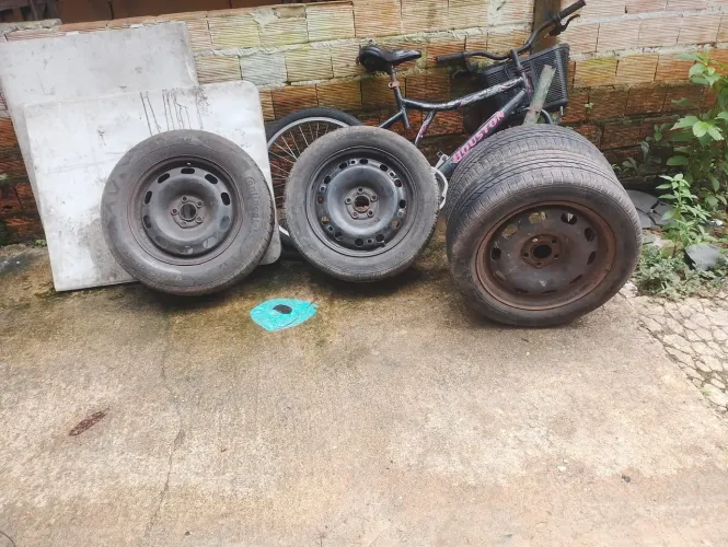 Vendo ou troco rodas aro 15, 5 furos