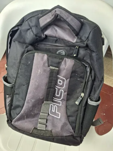 Mochila preta Fico
