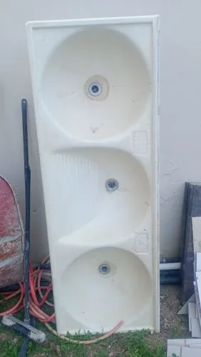 Vendo um tanque 3 cubas e um portal 