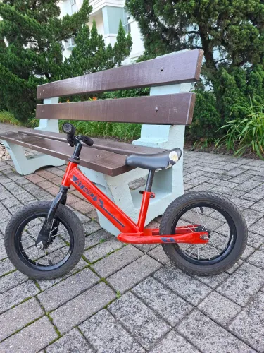 Vendo bicicleta de equilibrio