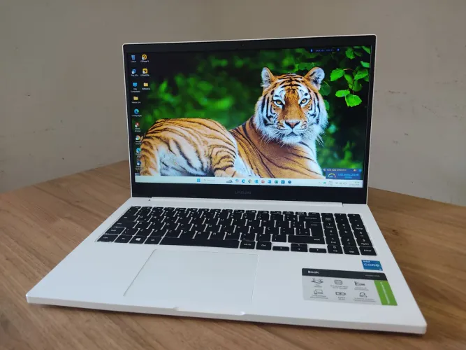 Notebook SAMSUNG CORE I3 11 Geração SSD 512GB + 8GB RAM