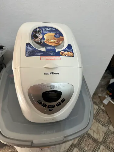 Vendo panificadora Mondial , nova , na caixa .