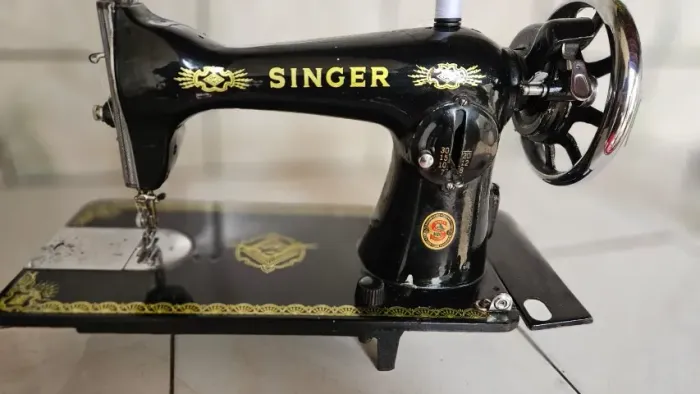 MÁQUINA DE COSTURA SINGER