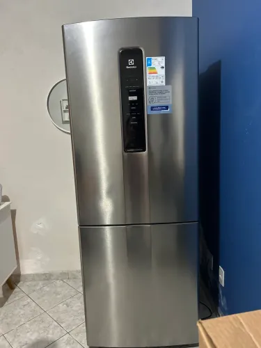 Geladeira Eletrolux- INOX IB545 inverter
