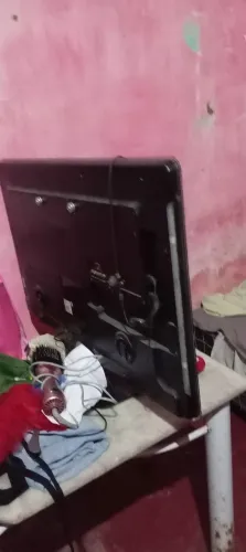 Tv philips 43 polegadas desligou e não pegou mais só retirada de peças tela inteira