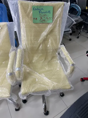 Cadeira presidente bege novas só 329
