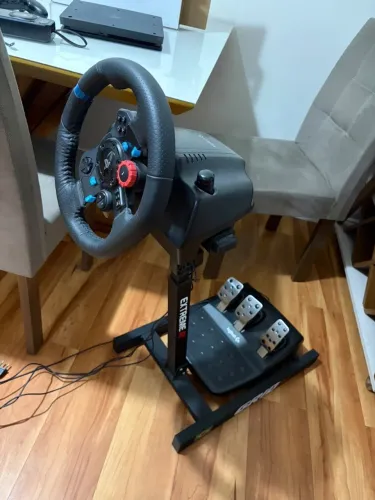 PlayStation 4 e Volante G 29
