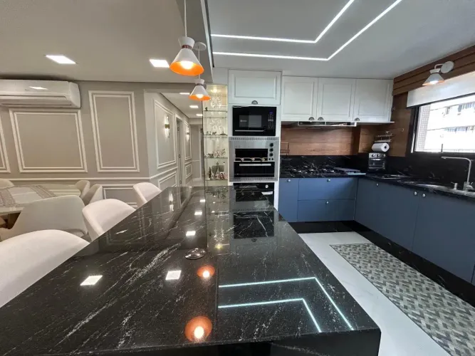 Apartamento mobiliado com 3 Dormitórios