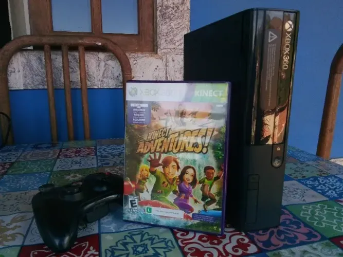 Xbox 360 super slim luz vermelha para reparo.