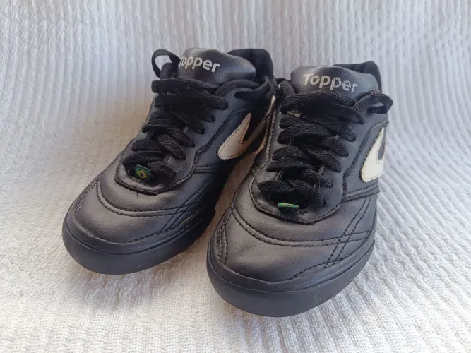 Chuteira de futsal Topper Dominator Jr tamanho 32