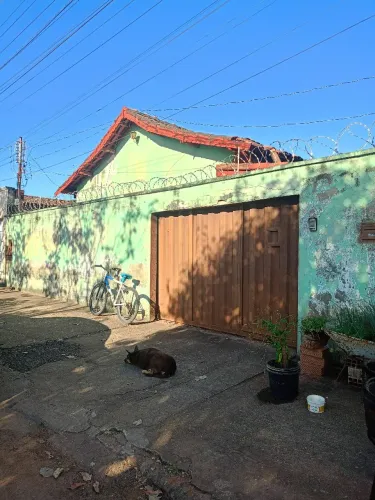 Casa e 3 Salas Comerciais Jussara Goiás 