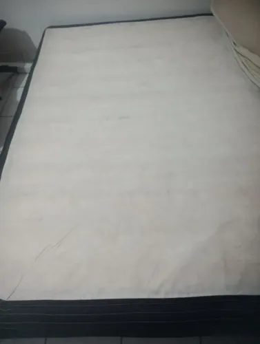 Box casal/ sem baú/ resistente e em boas condições de uso