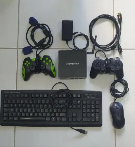 Computador (MiniPC) EVEREX - i5-4310U 500GB