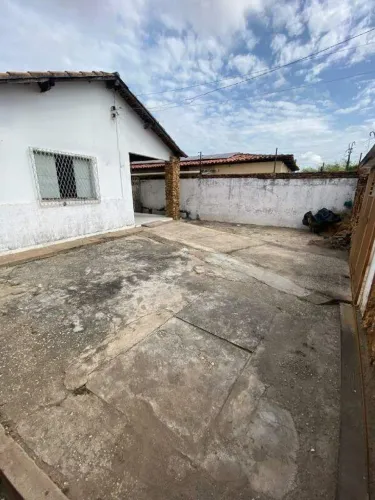 CASA RESIDÊNCIAL COM 04 VAGAS DE GARAGEM DESCOBERTA NO BAIRRO REAL COPAGRI.