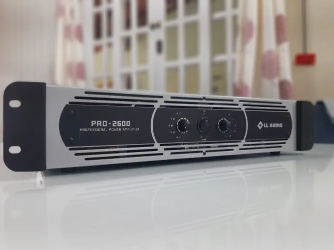 Amplificador LL Áudio 650 W