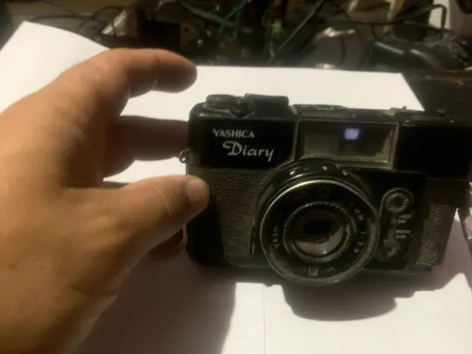 câmera fotográfica compacta analógica Yashica Diary