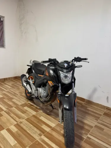 Moto com baixa quilometragem 
