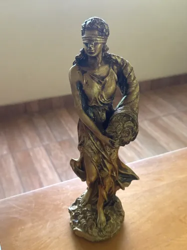 Estátua Decorativa Deusa Da Fortuna Escultura Em Gesso