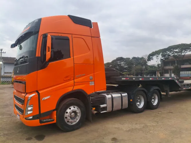 Volvo FH 500 6x2 ano2022 único dono