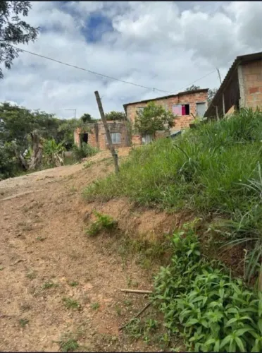3 Lote com casa São Joaquim de Bicas