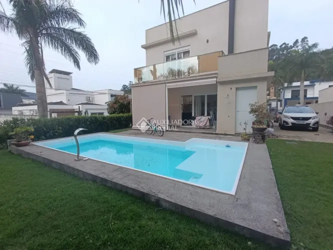 EXCELENTE CASA EM CONDOMINIO FECHADO CACHOEIRA DO BOM JESUS
