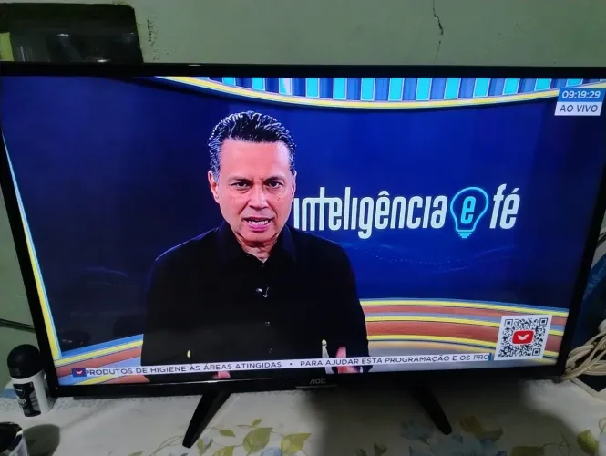 Smart TV 32 AOC semi-nova<br>Só