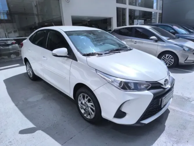 Toyota Yaris XS Connect 1.5 Flex 16V 5P AUT 2023