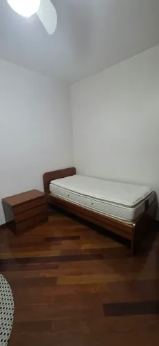 Cama solteiro com colchão e Cômoda