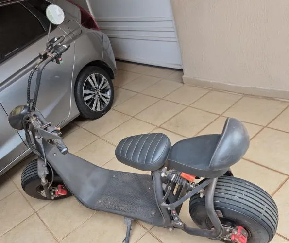 Scooter elétrica sem bateria