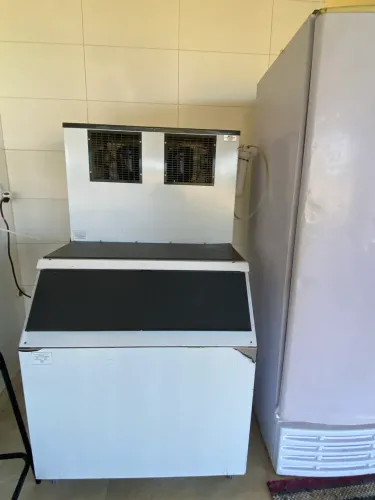 Máquina de gelo Evereste