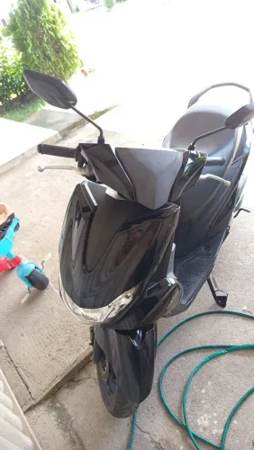 Vendo moto automática