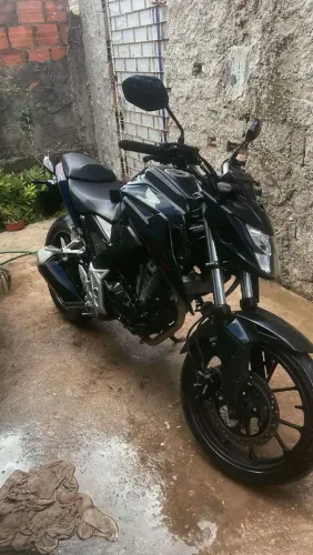 CB 300 2023 toda revisada e com pneus e relação nova