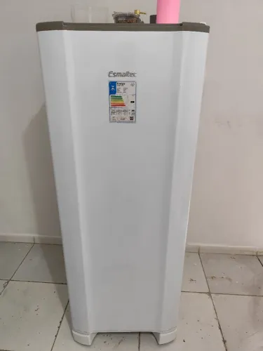 Geladeira ESMALTEC